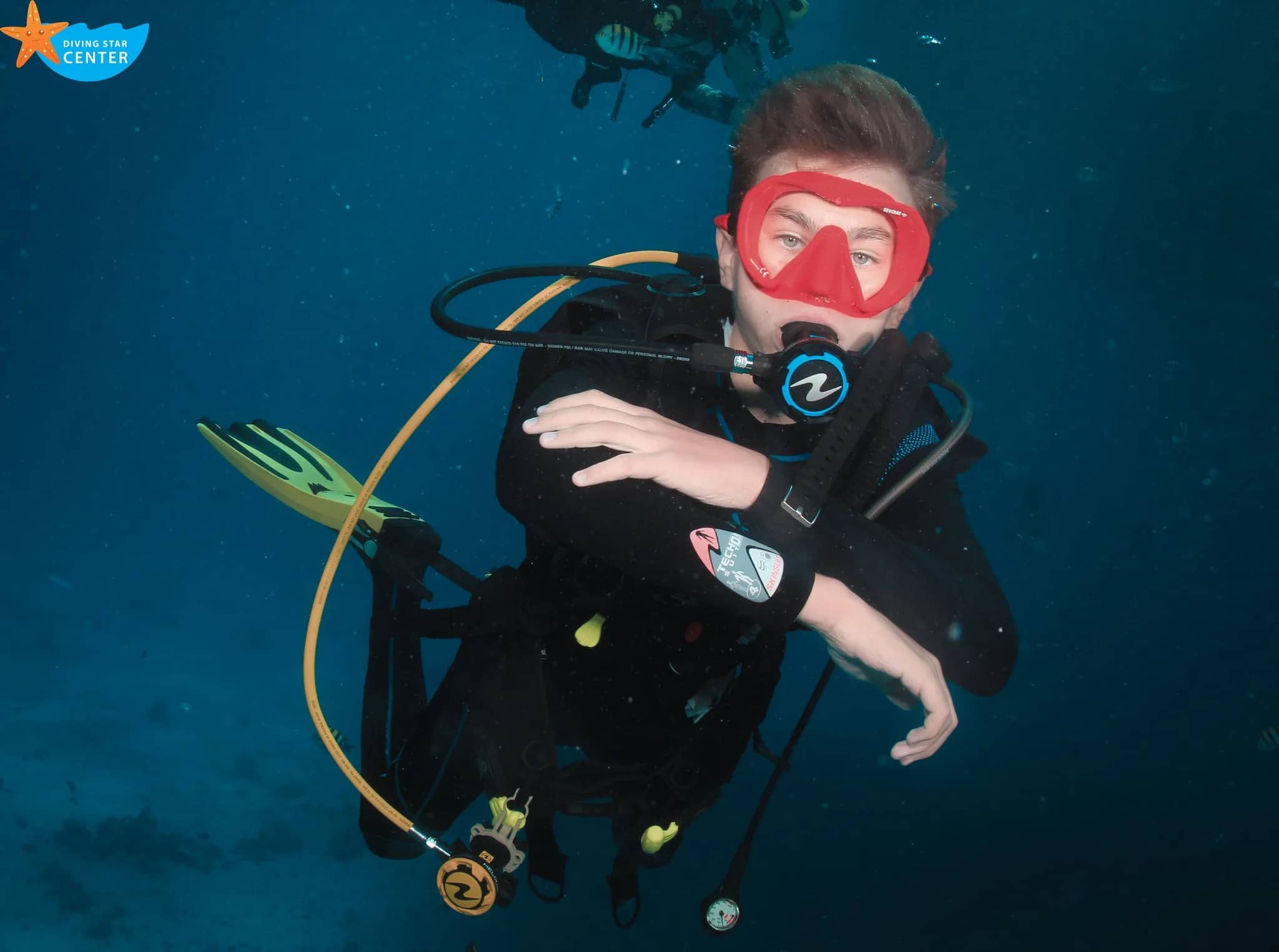 PADI Rescue Diver supporting view two